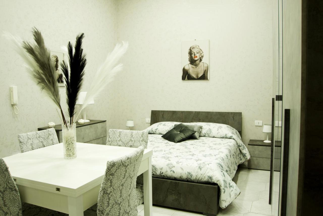 Mincasa Nel Cuore Di * Neapol